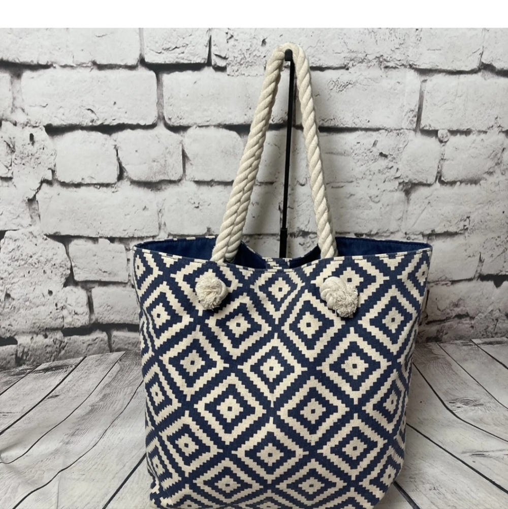 Summer and Rose Brittney Geometric Tote Beach Bag Navy Blue Cream Medium - Picture 7 of 14